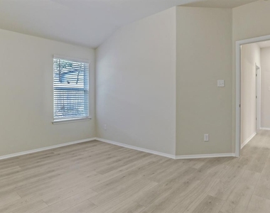3902 Crockett Ave - Photo Thumbnail 13