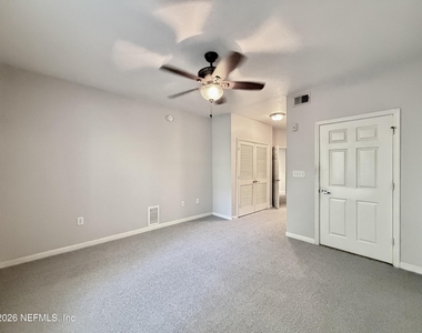 8539 Gate Parkway W - Photo Thumbnail 13
