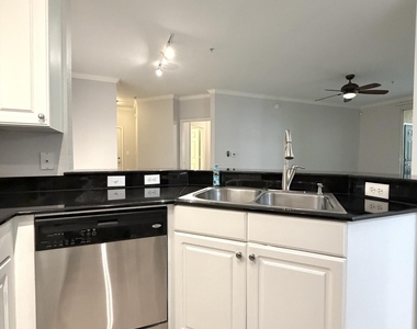 8539 Gate Parkway W - Photo Thumbnail 6
