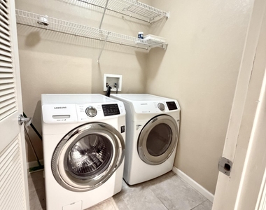 8539 Gate Parkway W - Photo Thumbnail 23