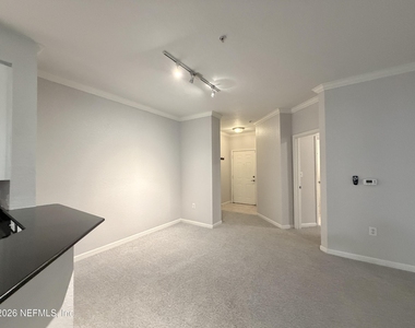 8539 Gate Parkway W - Photo Thumbnail 5