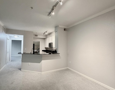 8539 Gate Parkway W - Photo Thumbnail 9