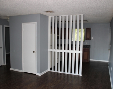 5136 Westchase Court - Photo Thumbnail 2