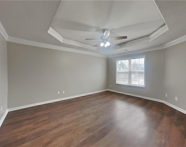 1603 Fort Perry Way - Photo Thumbnail 6