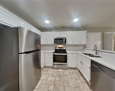 1603 Fort Perry Way - Photo Thumbnail 3