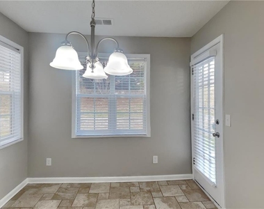 1603 Fort Perry Way - Photo Thumbnail 4