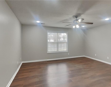 1603 Fort Perry Way - Photo Thumbnail 13