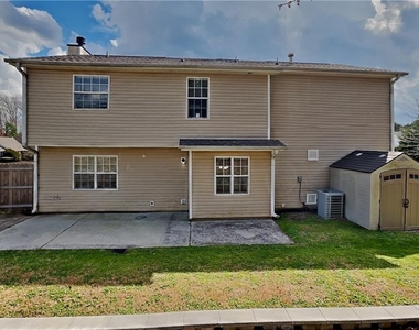 1603 Fort Perry Way - Photo Thumbnail 16