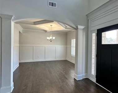 1850 Silver Crest Way - Photo Thumbnail 1