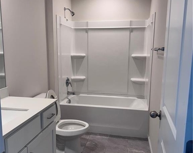 1850 Silver Crest Way - Photo Thumbnail 19