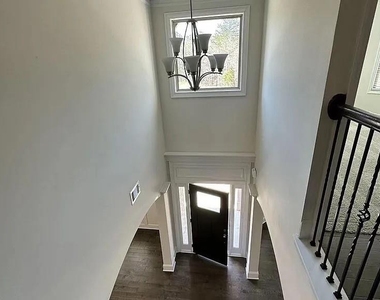 1850 Silver Crest Way - Photo Thumbnail 10