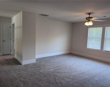 1850 Silver Crest Way - Photo Thumbnail 22