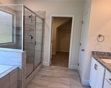 1850 Silver Crest Way - Photo Thumbnail 23