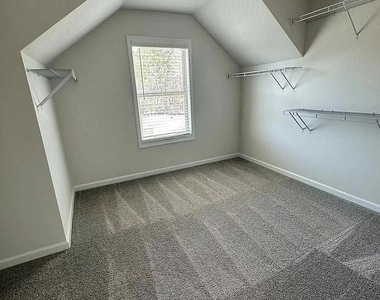 1850 Silver Crest Way - Photo Thumbnail 15