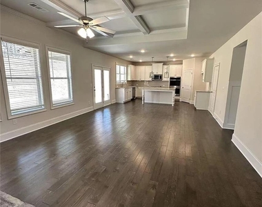 1850 Silver Crest Way - Photo Thumbnail 4
