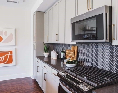 3651 Lenox Road - Photo Thumbnail 10
