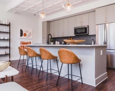 3651 Lenox Road - Photo Thumbnail 12