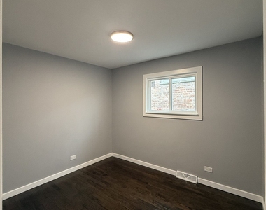 7732 Lotus Avenue - Photo Thumbnail 4