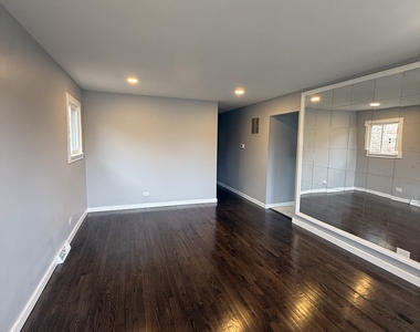 7732 Lotus Avenue - Photo Thumbnail 2