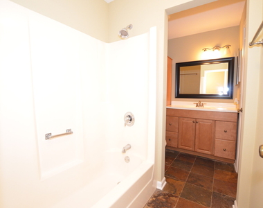 387 Amy Court - Photo Thumbnail 14