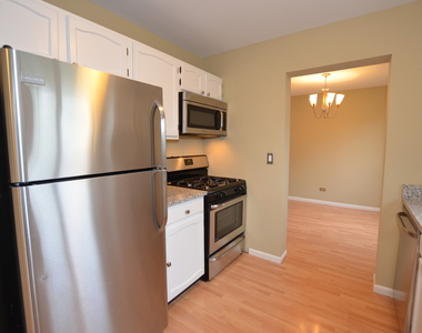 387 Amy Court - Photo Thumbnail 2