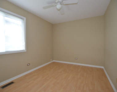 387 Amy Court - Photo Thumbnail 15