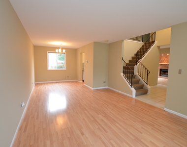 387 Amy Court - Photo Thumbnail 7