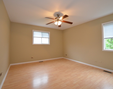 387 Amy Court - Photo Thumbnail 13