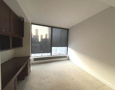 60 E Monroe Street - Photo Thumbnail 8