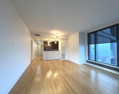 60 E Monroe Street - Photo Thumbnail 3