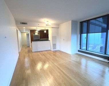 60 E Monroe Street - Photo Thumbnail 25