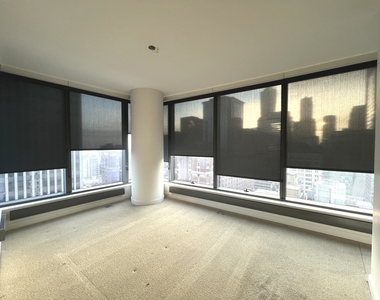 60 E Monroe Street - Photo Thumbnail 17