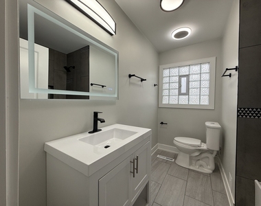 16752 Artesian Avenue - Photo Thumbnail 9