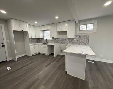 16752 Artesian Avenue - Photo Thumbnail 4
