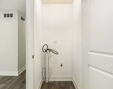 16752 Artesian Avenue - Photo Thumbnail 15