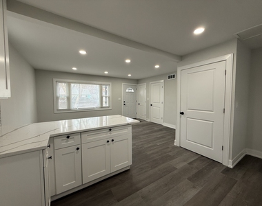 16752 Artesian Avenue - Photo Thumbnail 1