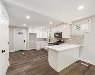 16752 Artesian Avenue - Photo Thumbnail 6