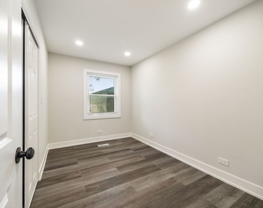16752 Artesian Avenue - Photo Thumbnail 10