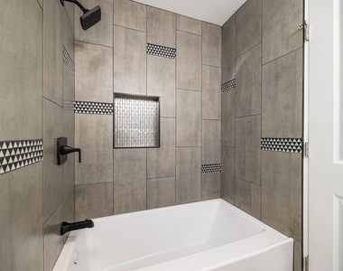 16752 Artesian Avenue - Photo Thumbnail 13