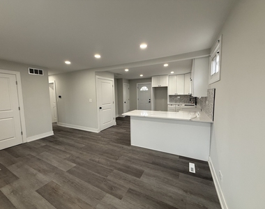 16752 Artesian Avenue - Photo Thumbnail 5