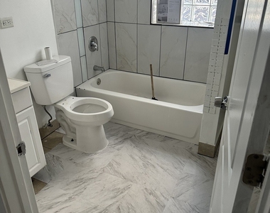 6314 S Artesian Avenue - Photo Thumbnail 6