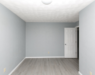 3430 Holiday Court - Photo Thumbnail 8