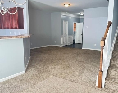 183 Spring Way Square - Photo Thumbnail 6