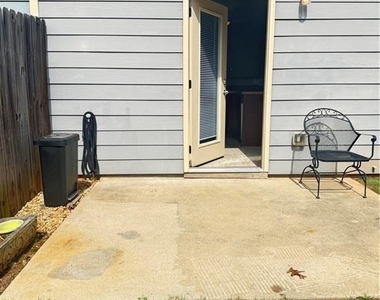 183 Spring Way Square - Photo Thumbnail 27