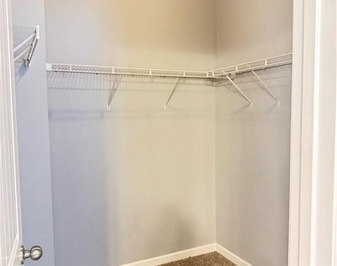 183 Spring Way Square - Photo Thumbnail 16