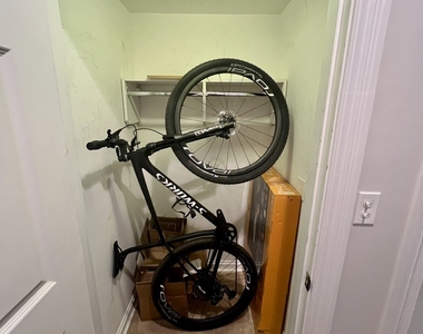 1144 W Roscoe Street - Photo Thumbnail 18