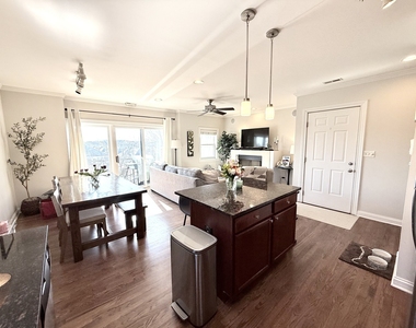 1144 W Roscoe Street - Photo Thumbnail 2