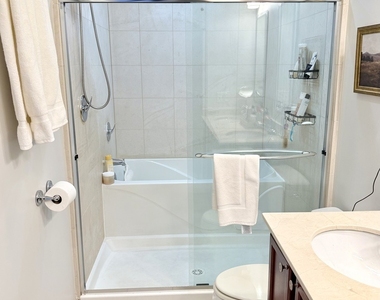 1144 W Roscoe Street - Photo Thumbnail 12