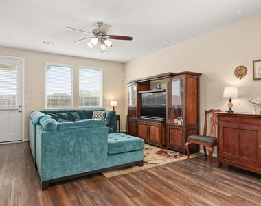 2108 Sweet Bay Drive - Photo Thumbnail 4