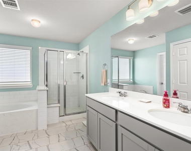 2108 Sweet Bay Drive - Photo Thumbnail 11
